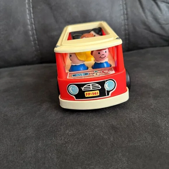 Vintage Fisher Price Mini Van Toy With Little People Figures - Picture 4 of 7